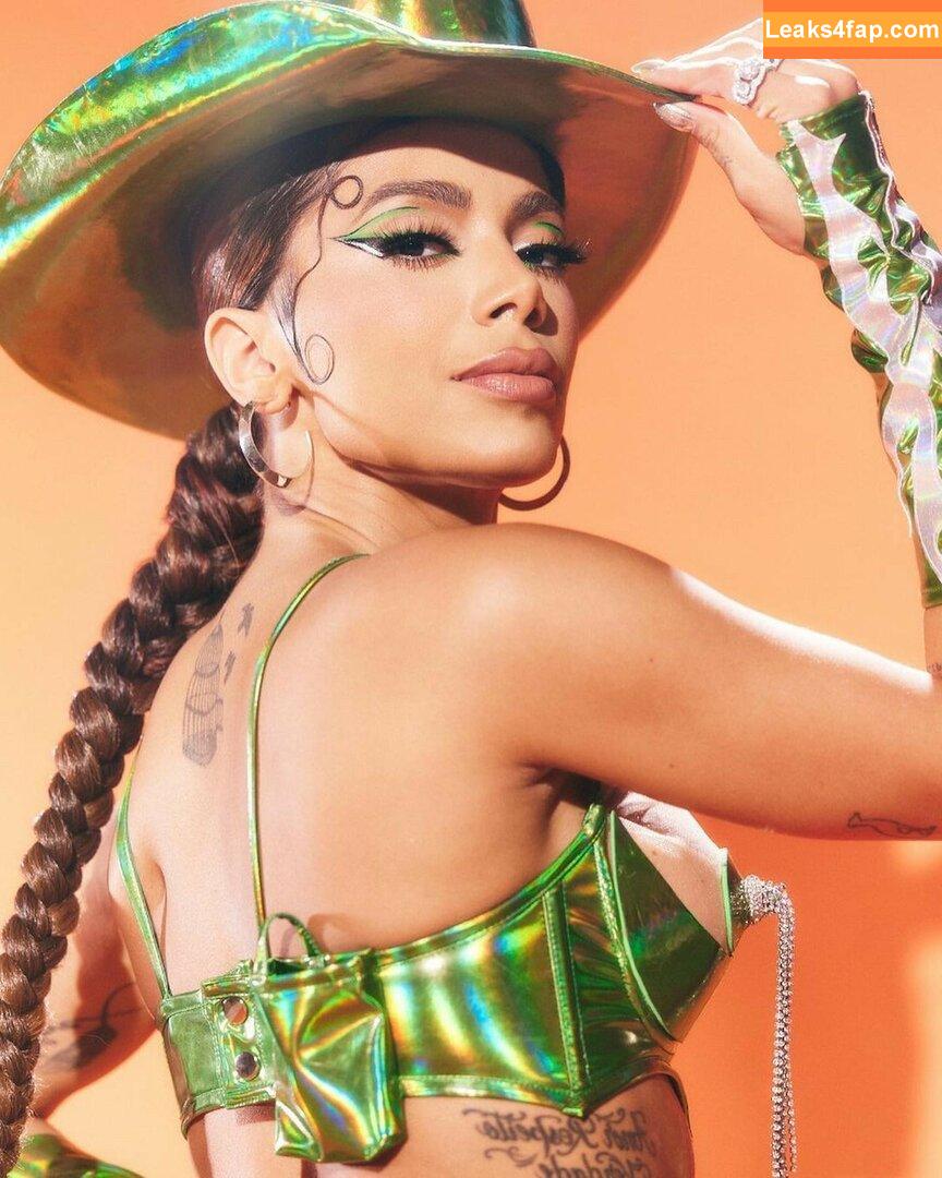 Anitta / AnittaOficial / https: leaked photo photo #0019
