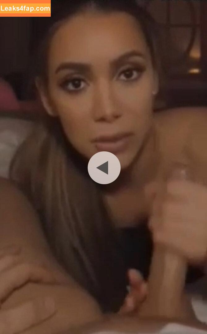 Anitta / AnittaOficial / https: leaked photo photo #0027