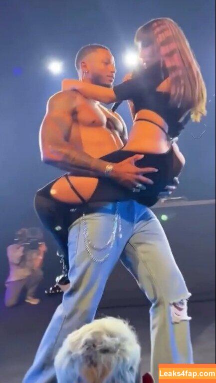 Anitta / AnittaOficial / https: leaked photo photo #0047