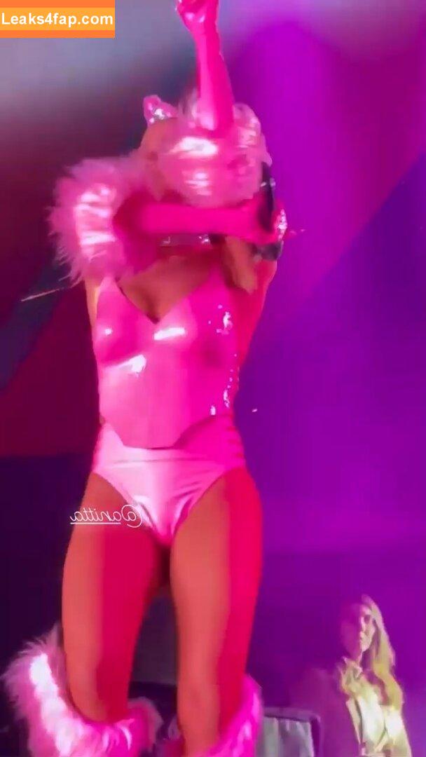 Anitta / AnittaOficial / https: leaked photo photo #0061