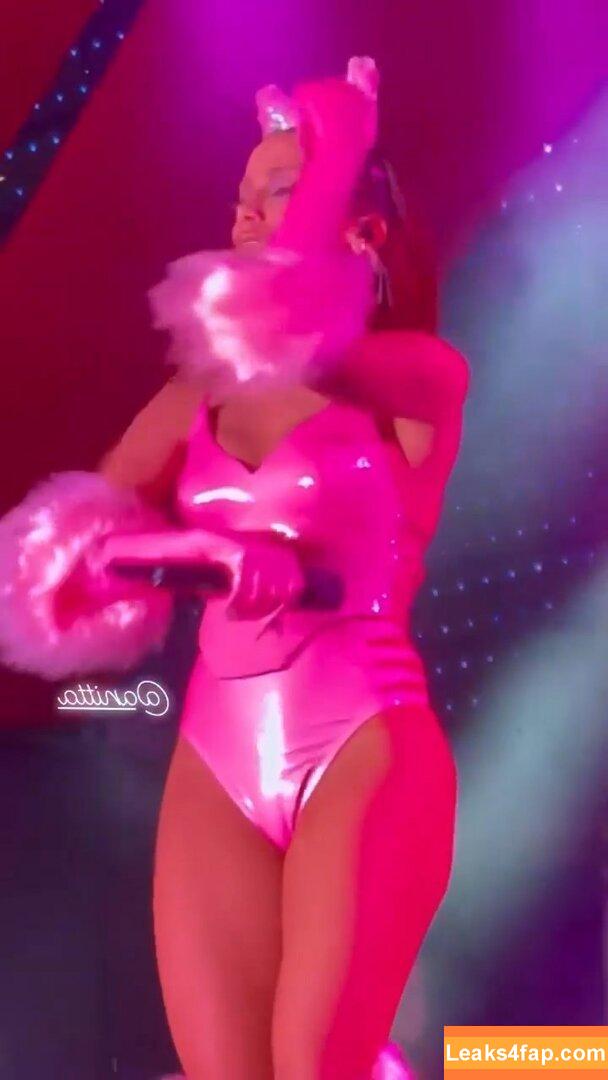 Anitta / AnittaOficial / https: leaked photo photo #0062