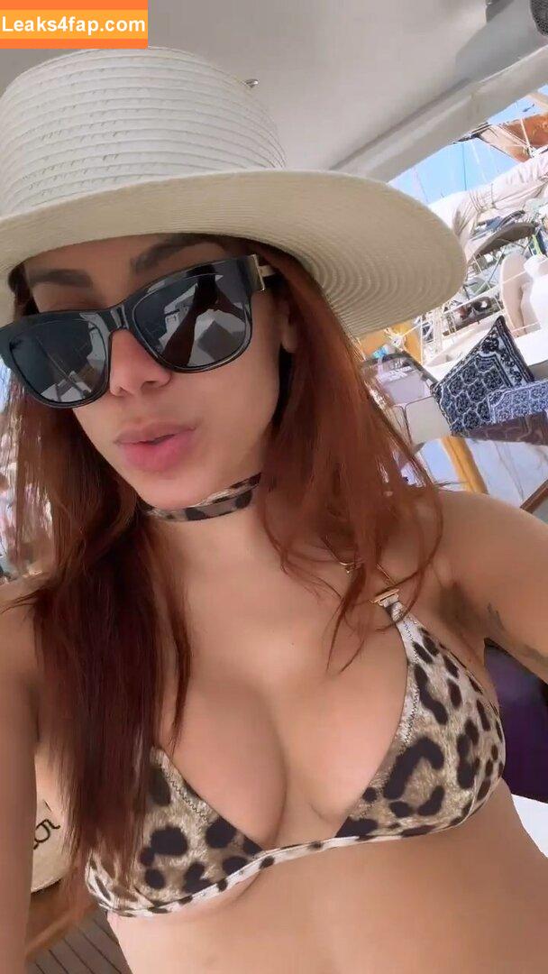Anitta / AnittaOficial / https: слитое фото фото #0070
