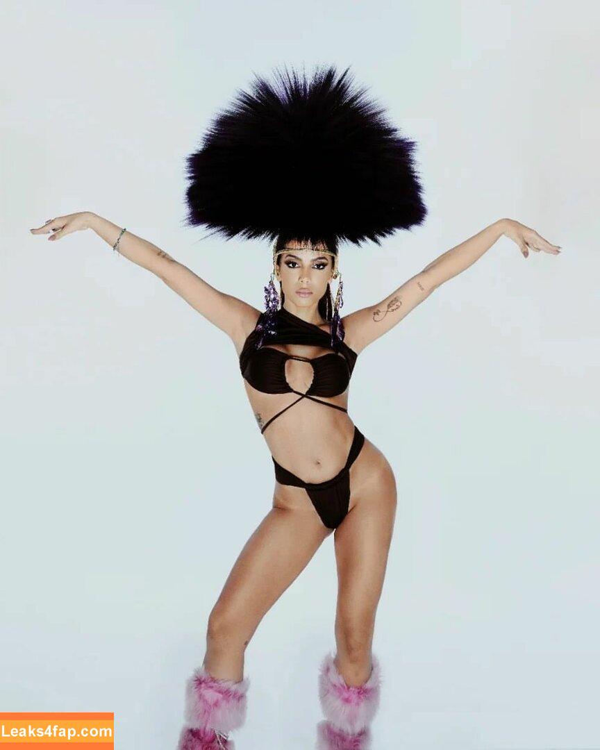 Anitta / AnittaOficial / https: leaked photo photo #0104