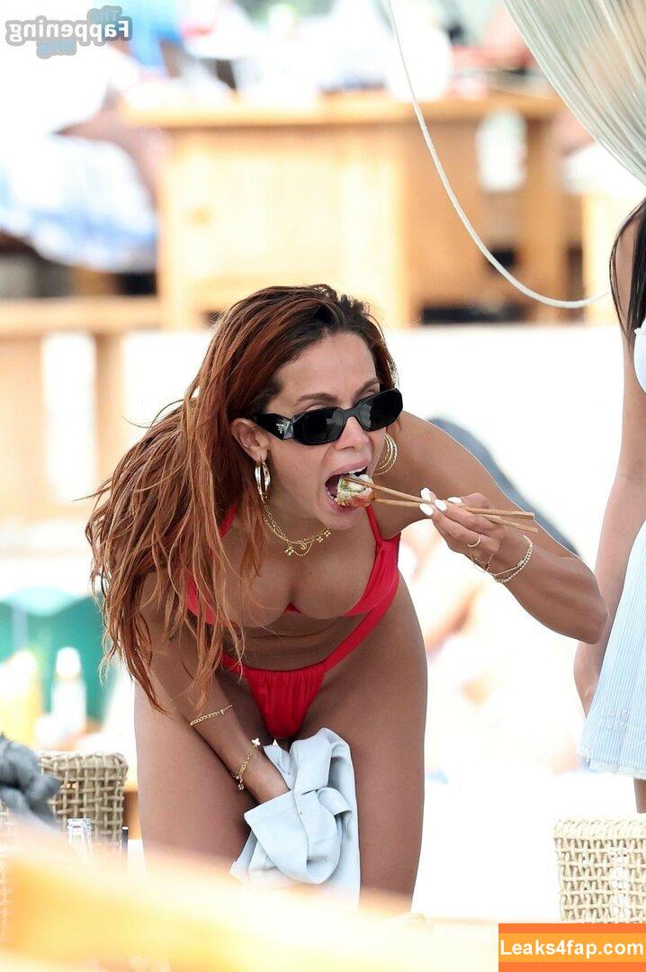 Anitta / AnittaOficial / https: leaked photo photo #0220