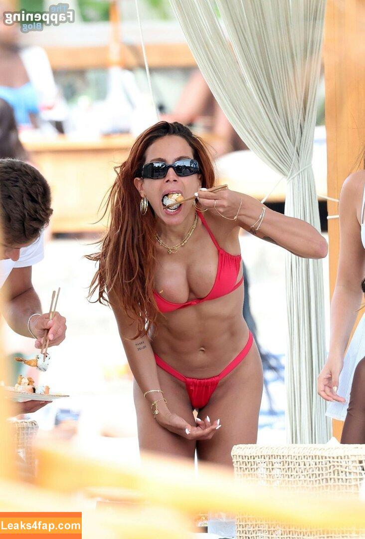 Anitta / AnittaOficial / https: leaked photo photo #0223