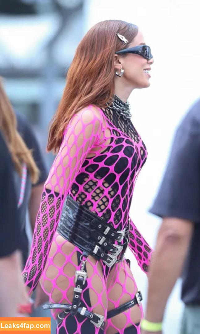 Anitta / AnittaOficial / https: leaked photo photo #0368