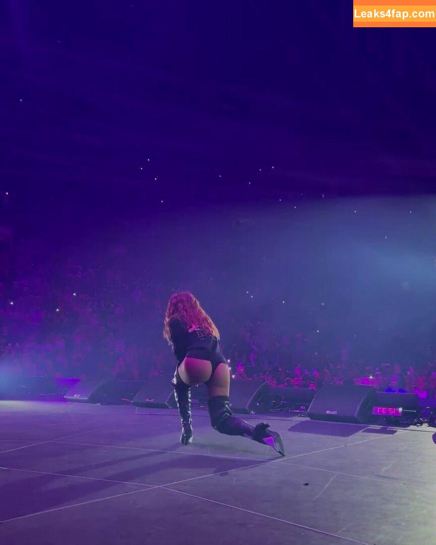 Anitta / AnittaOficial / https: leaked photo photo #0470