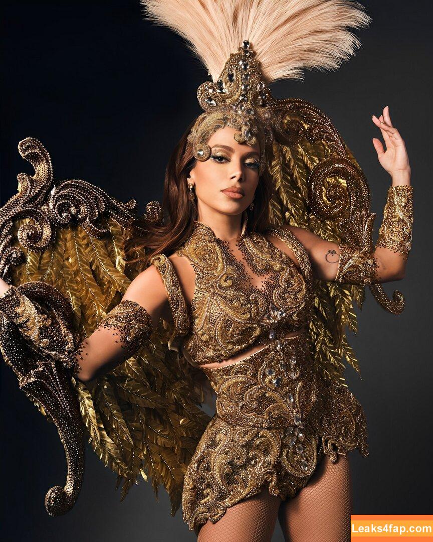 Anitta / AnittaOficial / https: слитое фото фото #0625