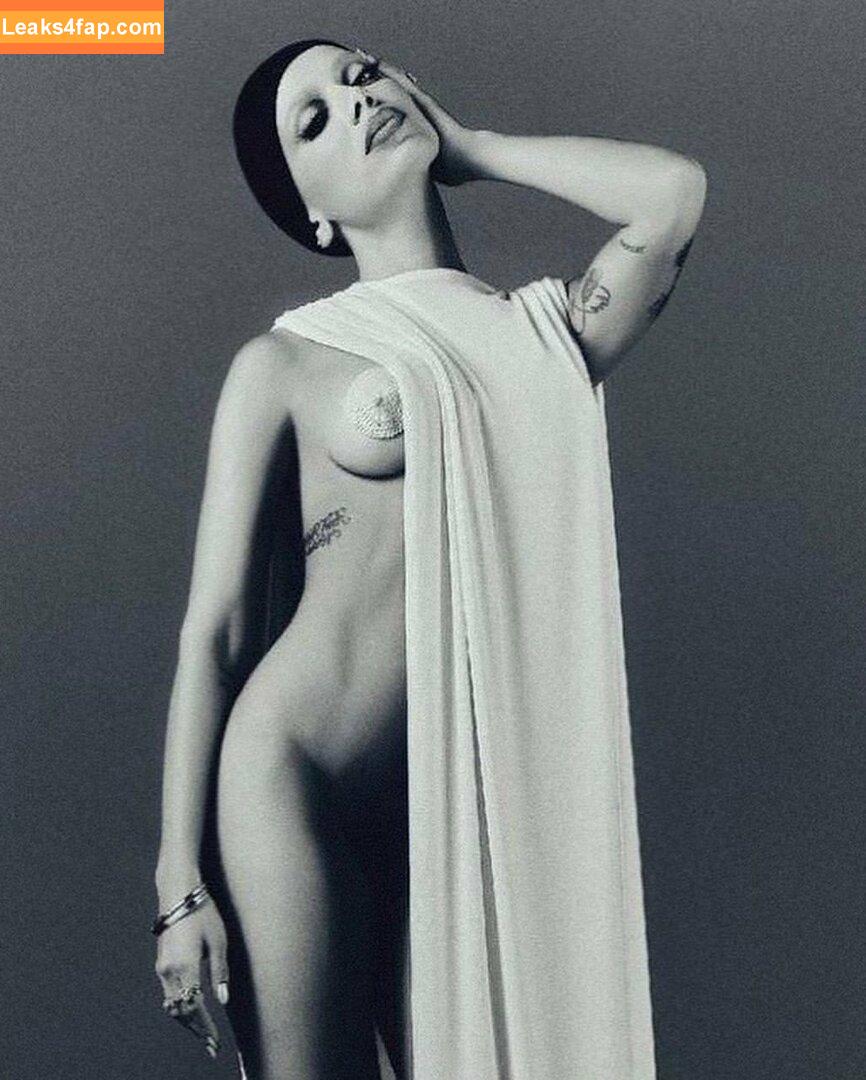 Anitta / AnittaOficial / https: leaked photo photo #0639