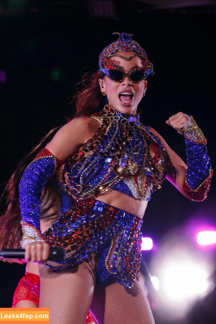 Anitta / AnittaOficial / https: слитое фото фото #0662