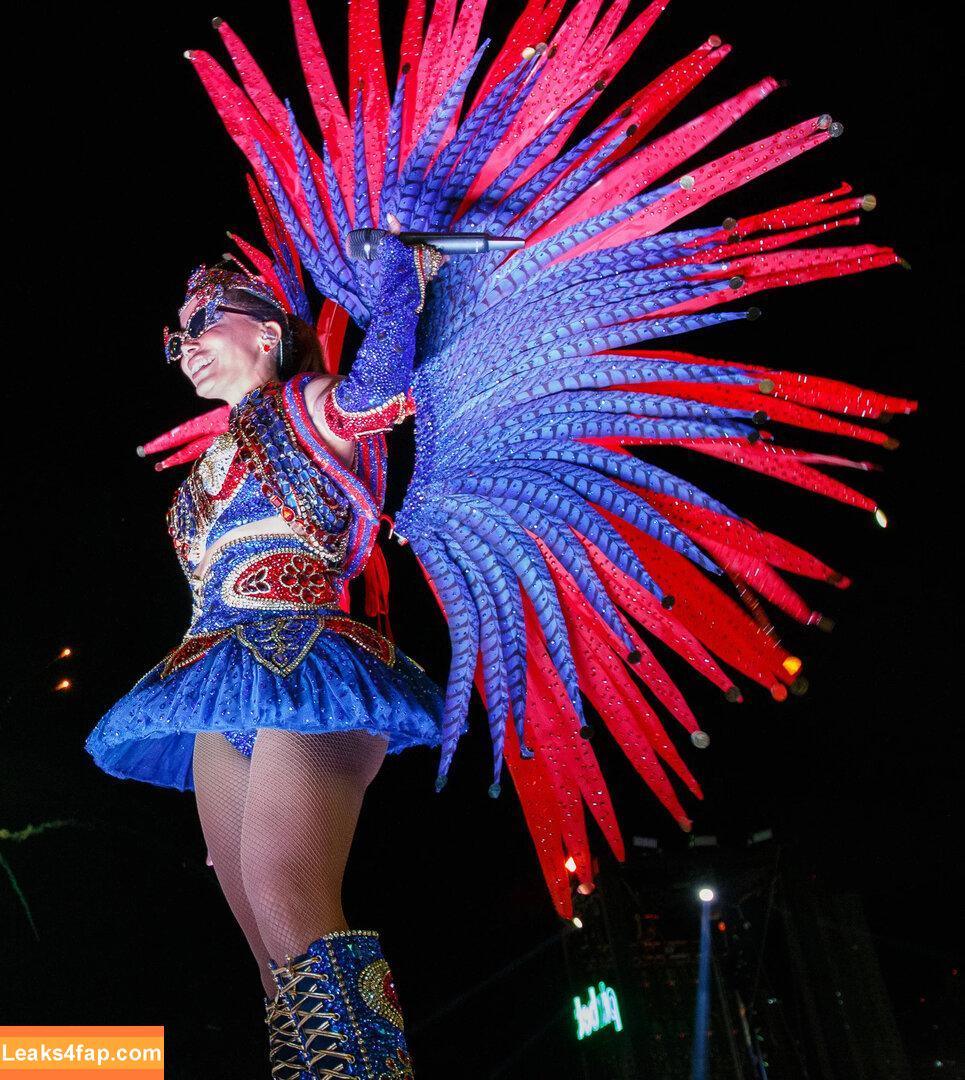 Anitta / AnittaOficial / https: leaked photo photo #0663