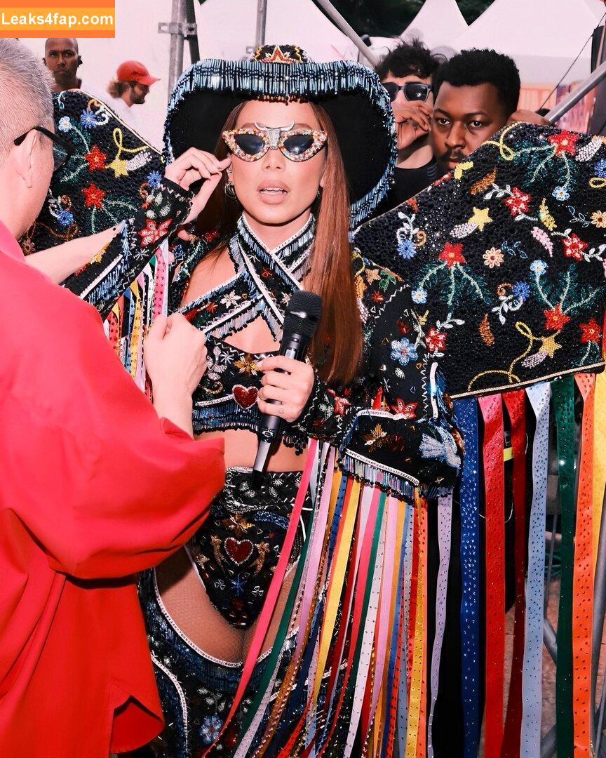 Anitta / AnittaOficial / https: leaked photo photo #0681