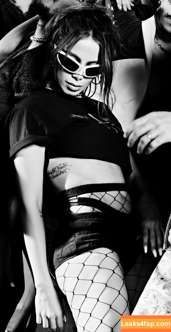 Anitta / AnittaOficial / https: leaked photo photo #0800