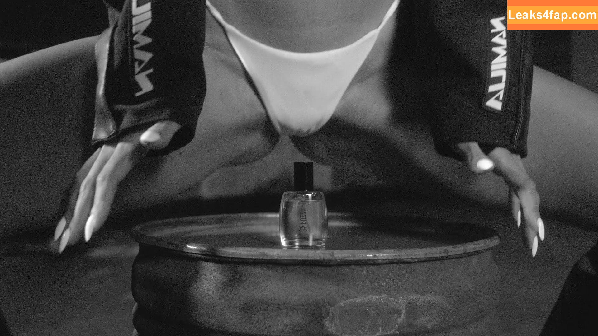 Anitta / AnittaOficial / https: leaked photo photo #0834