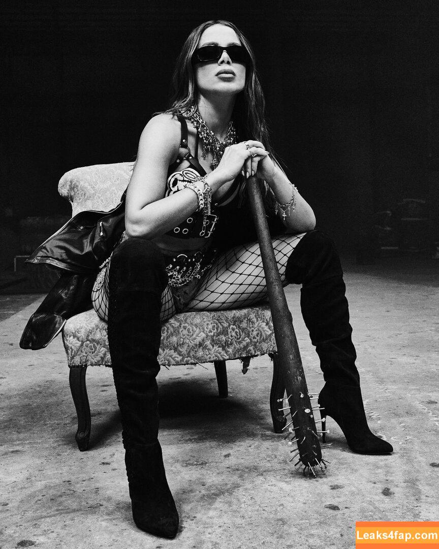 Anitta / AnittaOficial / https: leaked photo photo #0859