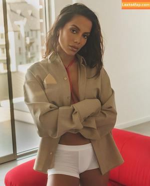 Anitta фото #0915