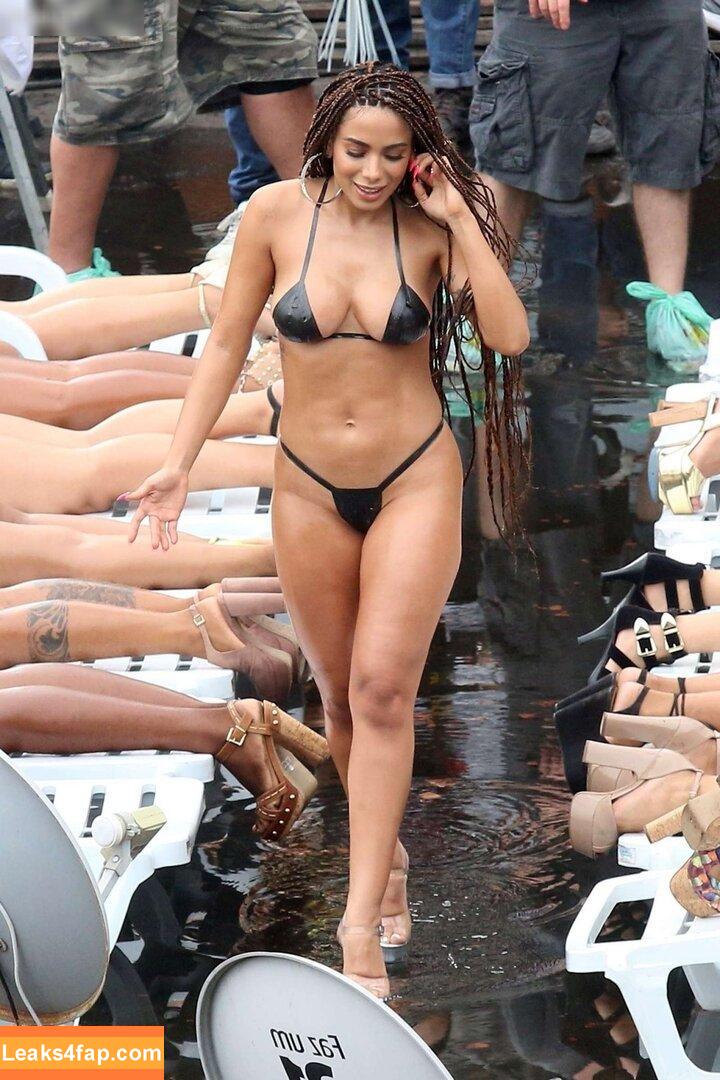 Anitta /  слитое фото фото #1165