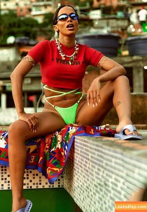 Anitta фото #1210