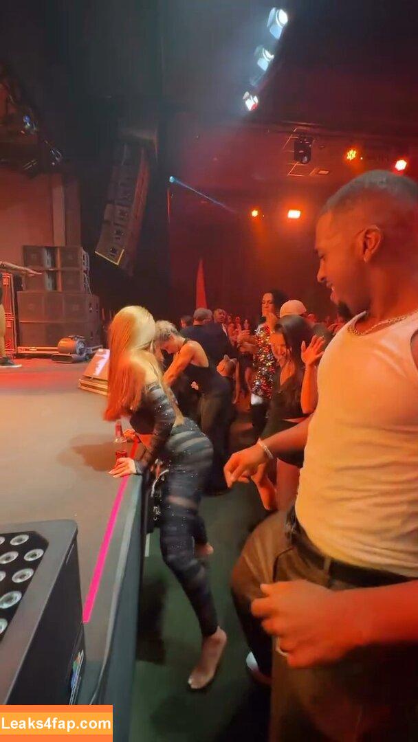 Anitta / AnittaOficial / https: слитое фото фото #2329