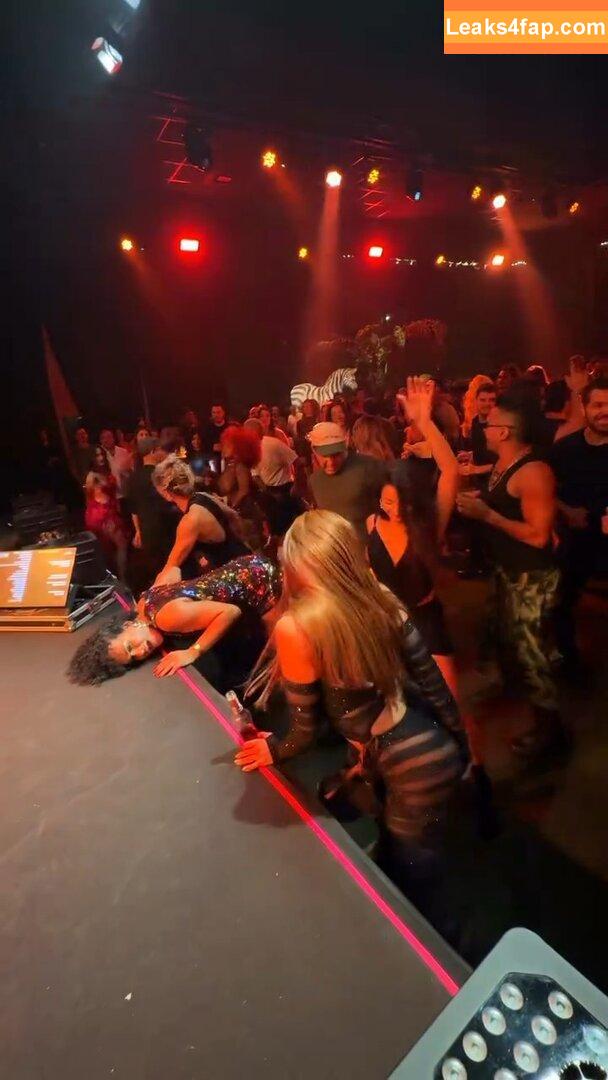 Anitta / AnittaOficial / https: слитое фото фото #2331