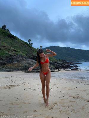 Ann Bucks photo #0125
