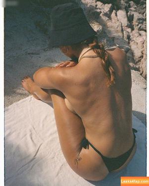 Anna Arevalo photo #0062