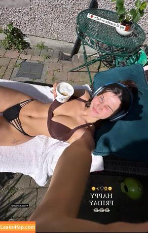 Anna Arevalo photo #0122