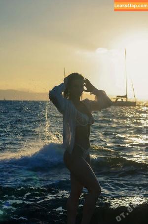 Anna Arevalo photo #0292