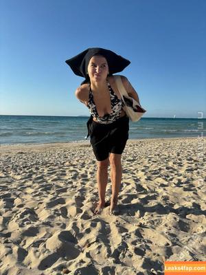 Anna Arevalo photo #0296