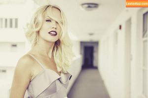 Anna Camp photo #0020