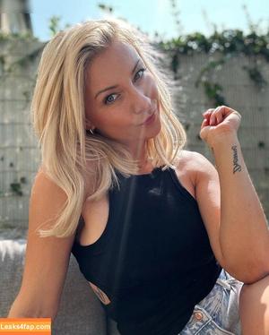 Anna-Carina Woitschack photo #0032