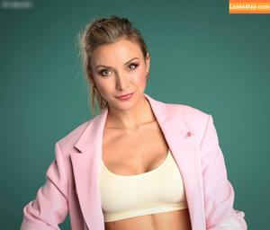 Anna-Carina Woitschack photo #0050