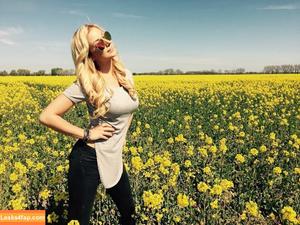 Anna-Carina Woitschack photo #0106