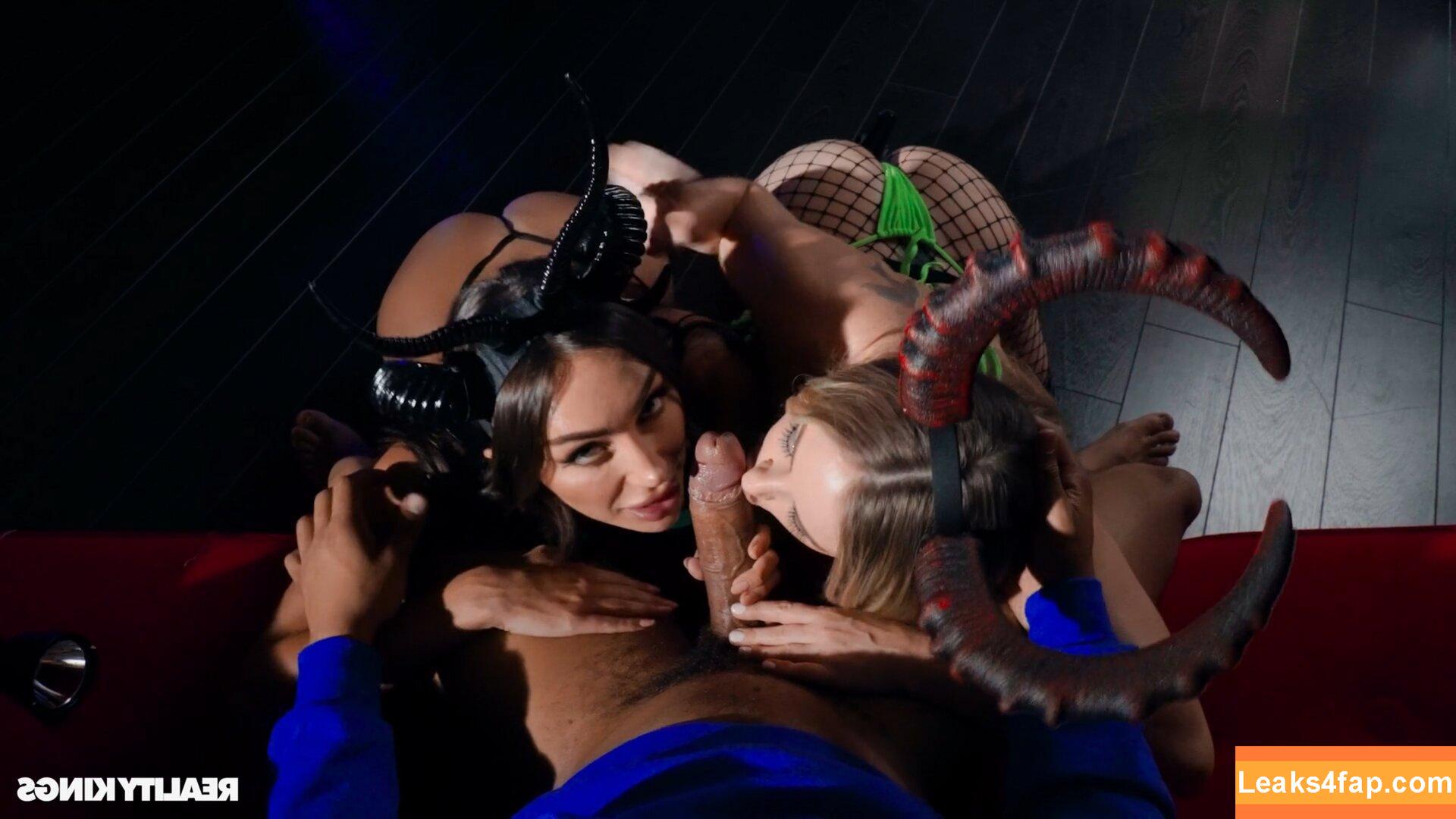 Anna Claire Clouds / annaclairecloud / annaclairecloudstv leaked photo photo #0283