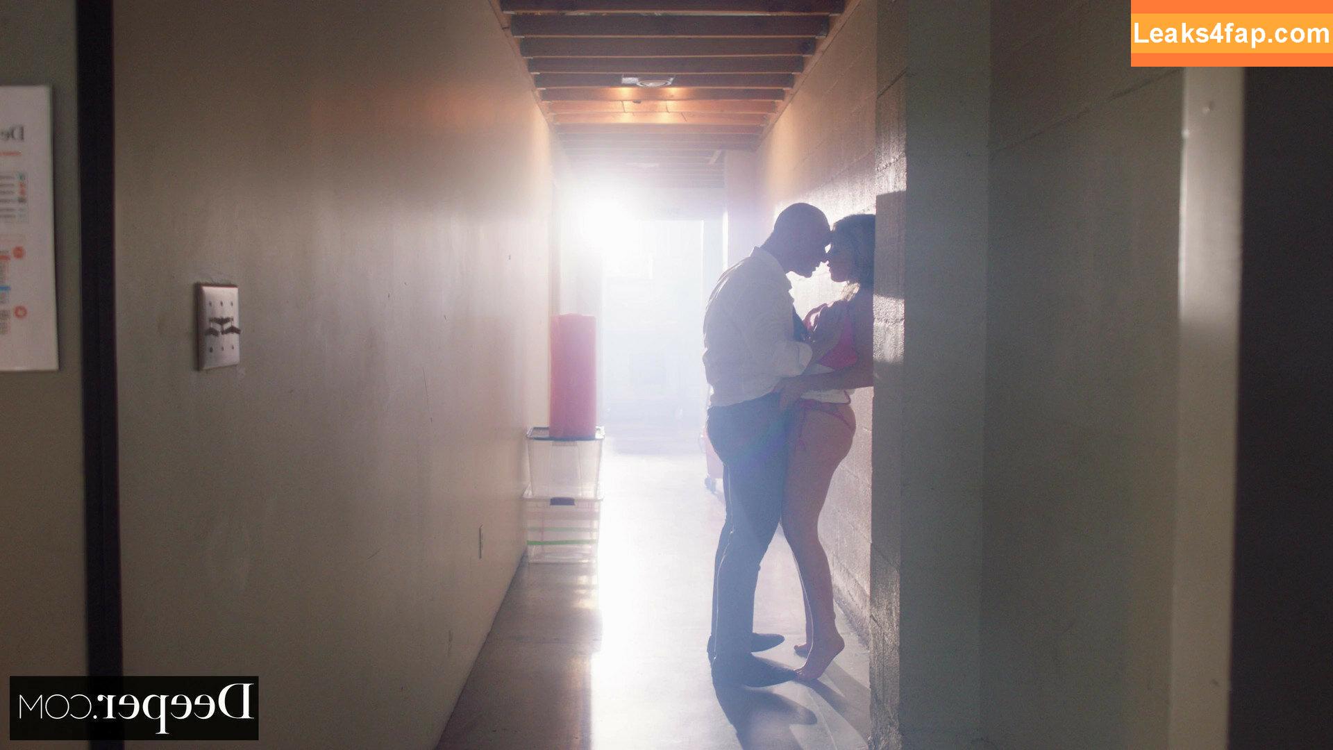 Anna Claire Clouds / annaclairecloud / annaclairecloudstv leaked photo photo #0851