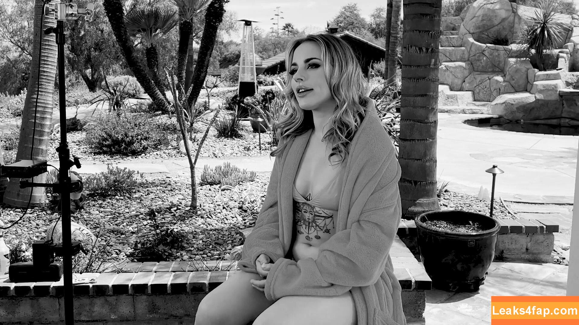 Anna Claire Clouds / annaclairecloud / annaclairecloudstv leaked photo photo #0883