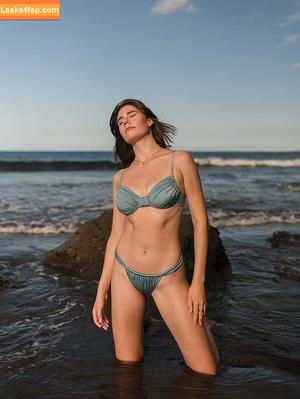 Anna Corinna Samek photo #0058