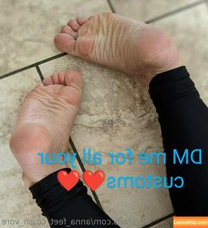 anna_feet_crush_vore photo #0060