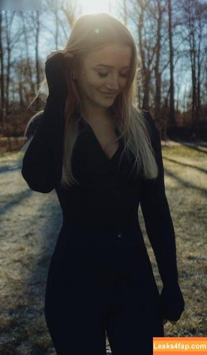 Anna Hafner photo #0242