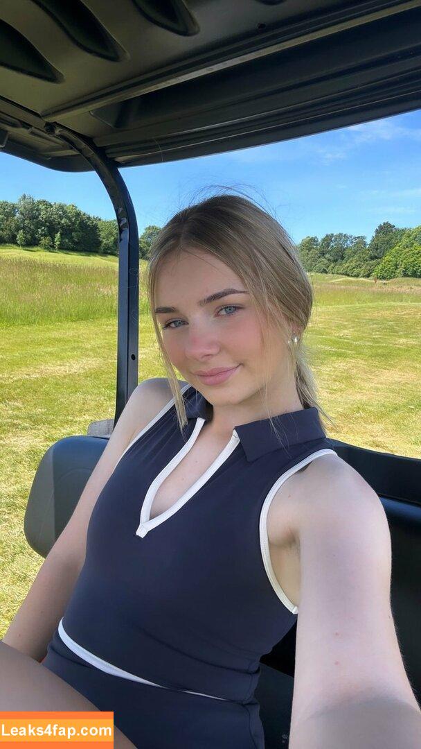 Anna Halliday / Golf with Anna / golfwithanna leaked photo photo #0002