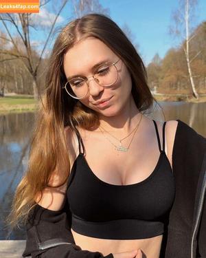 Anna Kauer photo #0001