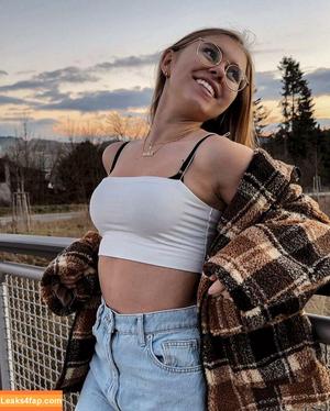 Anna Kauer photo #0014