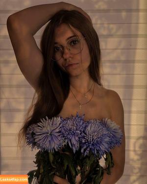 Anna Kauer photo #0027