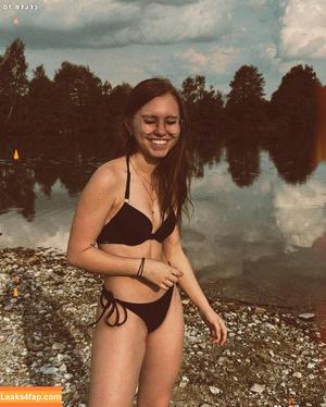 Anna Kauer photo #0067