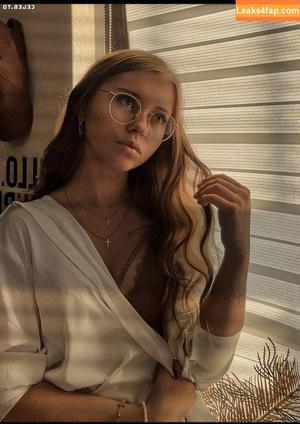 Anna Kauer photo #0070