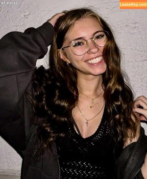 Anna Kauer photo #0078