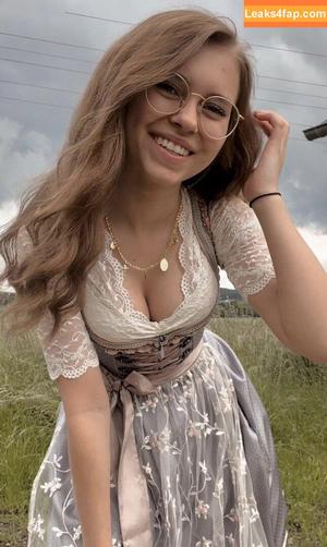 Anna Kauer photo #0083