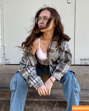 Anna Kauer photo #0099