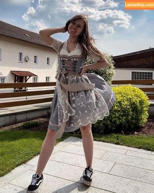 Anna Kauer photo #0111