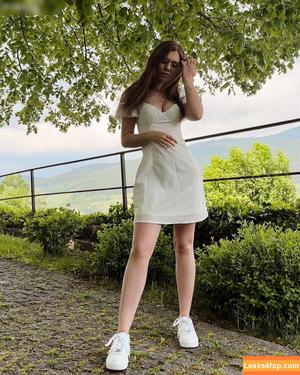 Anna Kauer photo #0123